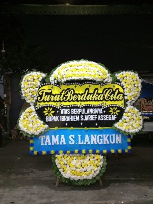 Papan Bunga Duka di Saparua